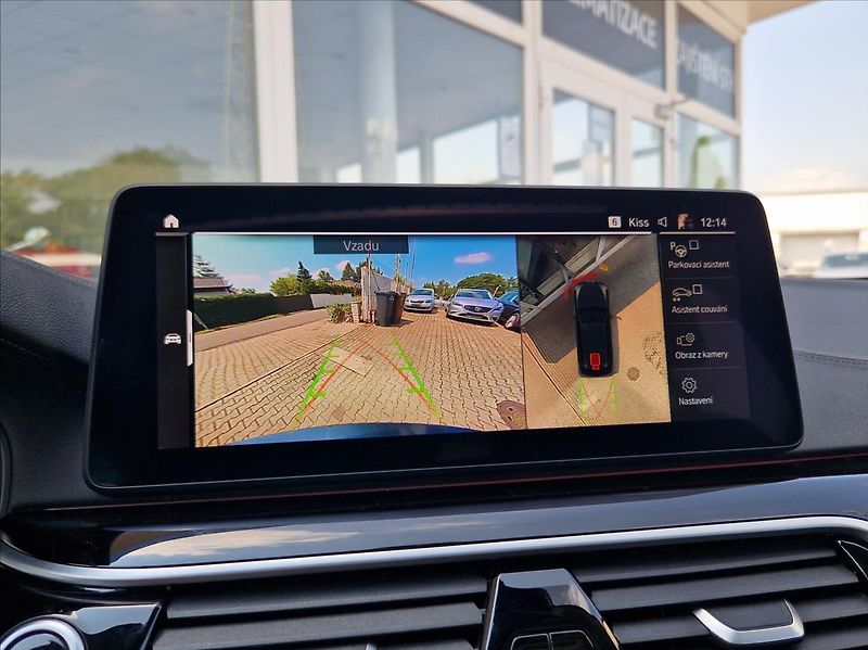 BMW Řada 5 3,0 530d TOURING KOMPLETVÝBAVA - fotka 38 z 46