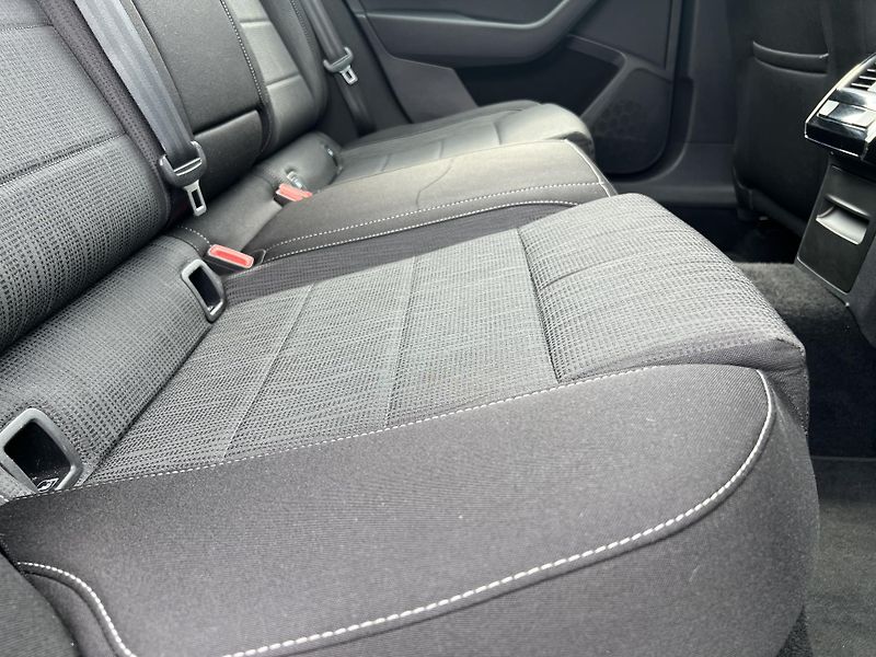 Škoda Superb 1.6TDi NAVI TEMPOMAT odp.DPH - fotka 32 z 43