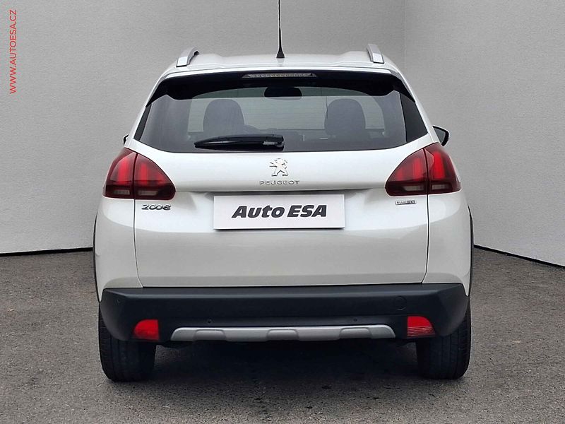 Peugeot 2008 (2017) 1.6HDi, 1.maj,ČR, Allure - fotka 5 z 16