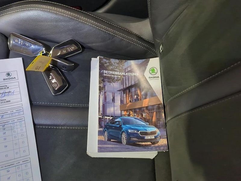 Škoda Octavia Combi Scout TDi 147kw DSG 4x4 - fotka 11 z 11