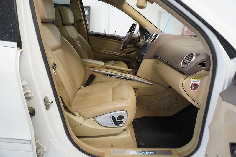 Mercedes-Benz GL 420 CDI 225kW,7MÍST,TOP VÝBAVA - fotka 23 z 32