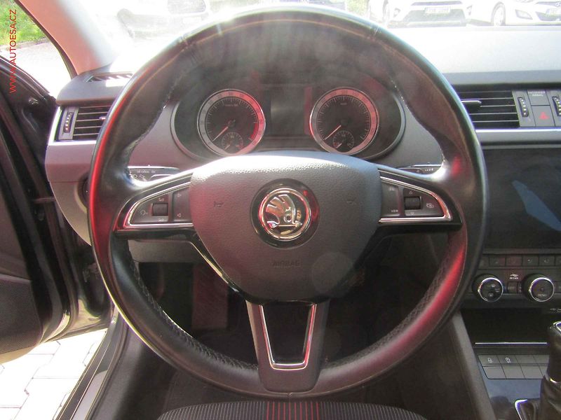 Škoda Octavia (2019) 1.6TDi, Style, DSG - fotka 14 z 17
