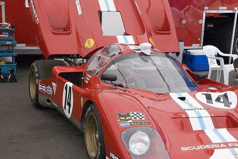 Švédský závodní jezdec Joakim Bonnier v kokpitu vozu F1 Maserati v roce 1966.