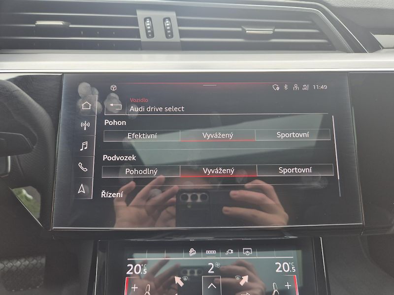 Audi e-tron ZAMLUVENO ! - fotka 24 z 44