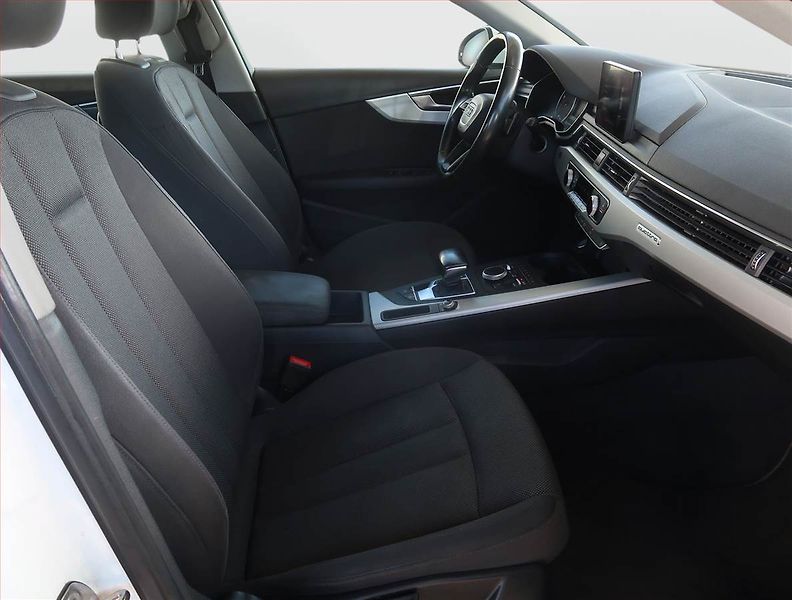 Audi A4 (2016) 2.0 TDI, 4X4, Automat - fotka 9 z 22