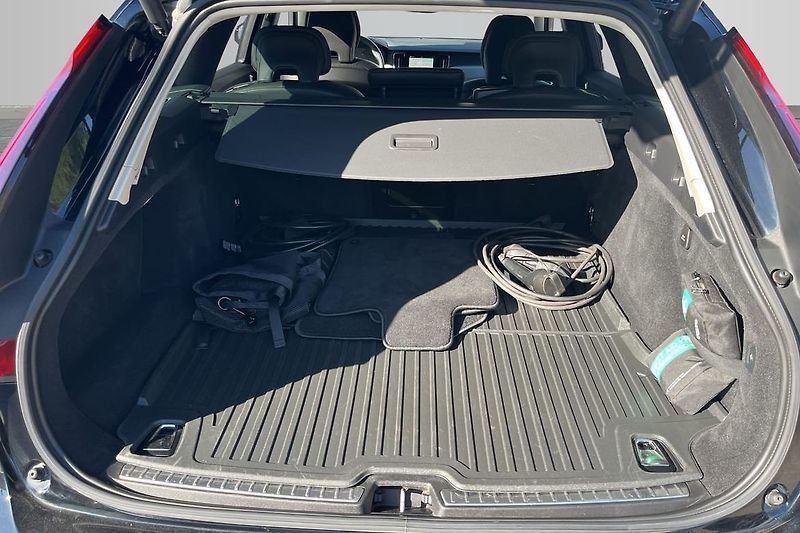 Volvo V90 Recharge T6 AWD Kamera Tažné - fotka 12 z 13
