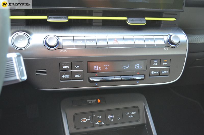 Hyundai Kona ELECTRIC EV 150KW  PREMIUM PAN - fotka 42 z 75