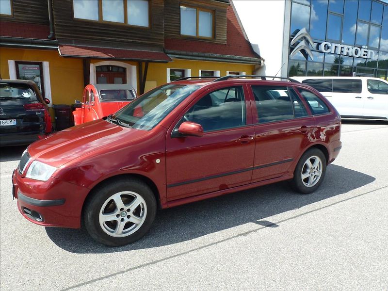 Škoda Fabia 1,4 16V Parkovací kamera - fotka 15 z 47