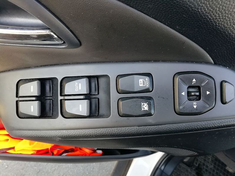 Hyundai ix35 1,6 99 kW - fotka 15 z 18