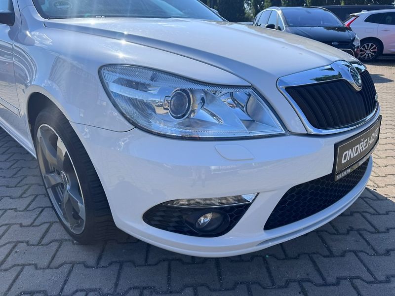Škoda Octavia (2010) RS DSG 2,0 TSI 147 KW STK - fotka 10 z 50