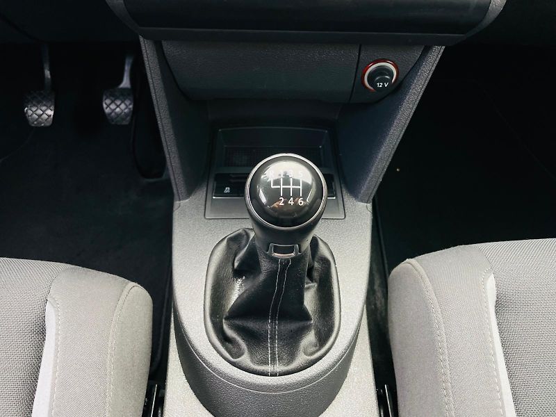 Volkswagen Touran 1.4TSI VÝHŘEV SERVISKA TAŽNÉ - fotka 38 z 46