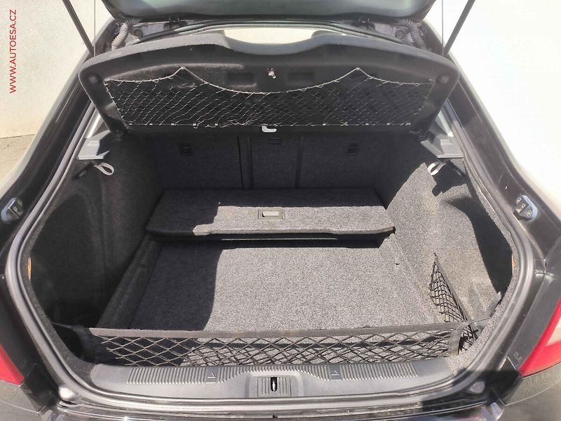 Škoda Octavia (2011) 2.0 TDi, ČR, Xenon, navi - fotka 7 z 22