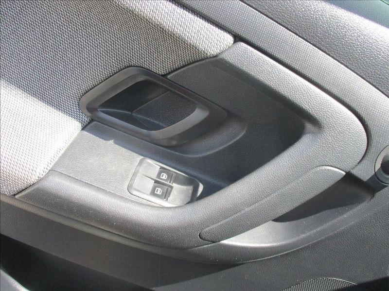 Škoda Fabia 1,2 TSi, klimatizace,serviska, - fotka 16 z 28