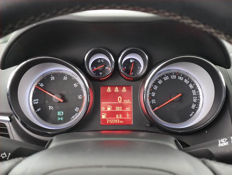 Opel Zafira (2014) 1.6 CDTI, Navi, Tempomat - fotka 11 z 21