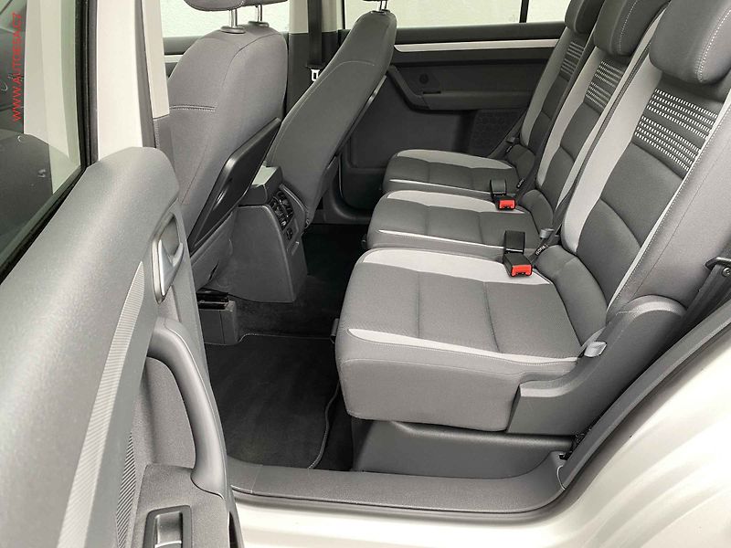 Volkswagen Touran (2013) 1.2 TSi, Life, bixen, navi, - fotka 10 z 20