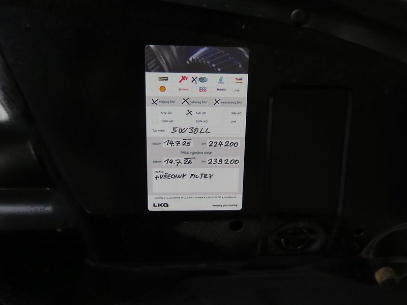 Kia Sorento (2013) 2.2CRDi,4x4,kamera,tažné - fotka 26 z 28