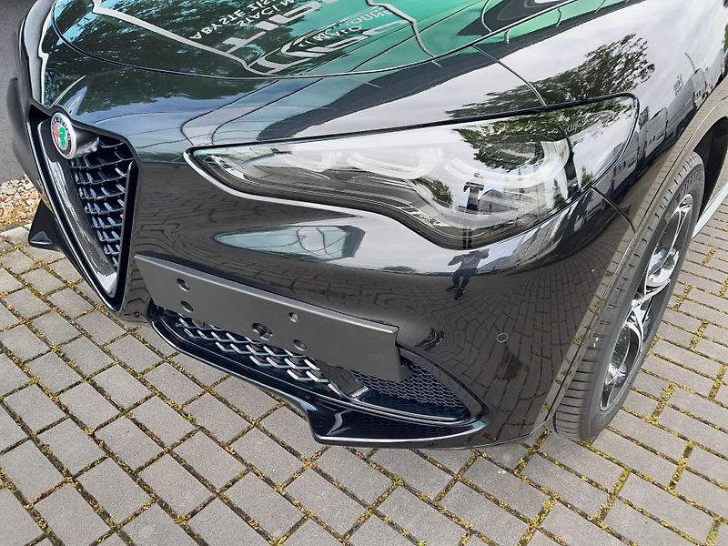 Alfa Romeo Stelvio (2026) Veloce 4x4 2,2 MTJ  210PS - fotka 10 z 33