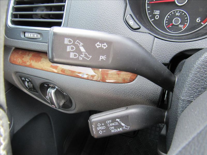 Volkswagen Sharan 2,0 TDi 103kW 5 míst - fotka 25 z 35