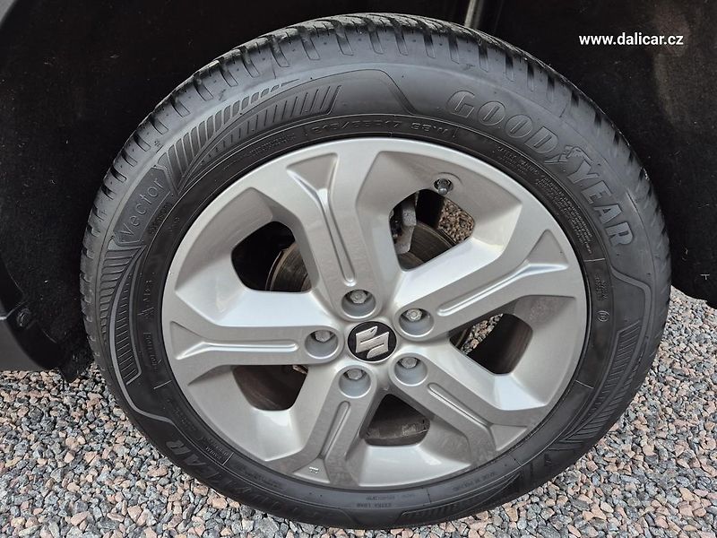 Suzuki Vitara (2016) 1.6VVT 88KW Automat COMFORT - fotka 52 z 52