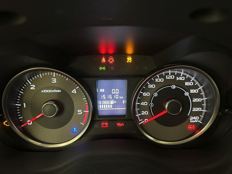 Subaru Forester 2.0D Comfort, 6MT, CZ, 1. maj. - fotka 25 z 47