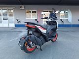 Aprilia SR GT 200 (2025) Sport ABS Space White - náhled 6