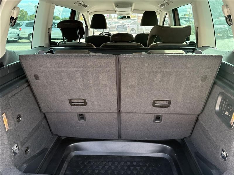 Volkswagen Sharan 2,0 TDi 103kW 7sed,Servis,2Maj - fotka 26 z 34