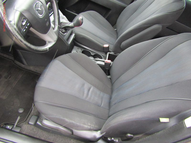 Mazda 5 (2012) 2.0i 7míst, autoAC - fotka 9 z 17