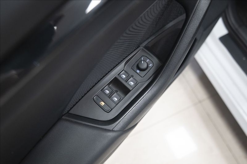 Škoda Octavia 2,0 TDI DSG VÝHŘEV 1. MAJ ČR - fotka 14 z 38