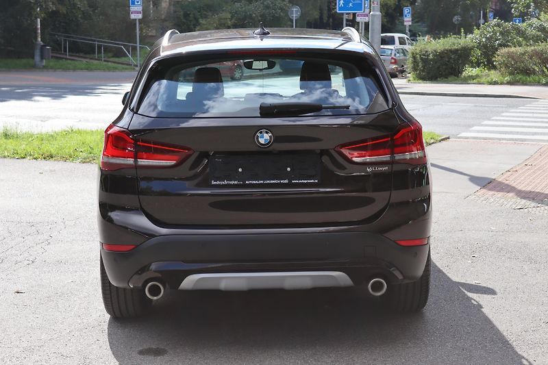 BMW X1 XDRIVE 25i F48 170kW - fotka 12 z 50