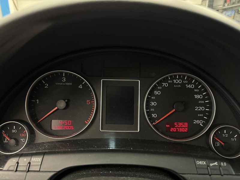Audi A4 Avant 3.0 TDi quattro 150 kW - fotka 8 z 13