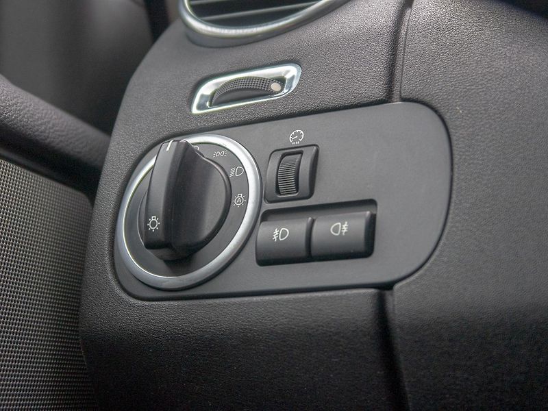 Land Rover Discovery (2009) 3.0D 180KW 4x4 – PO ROZVODECH - fotka 37 z 59