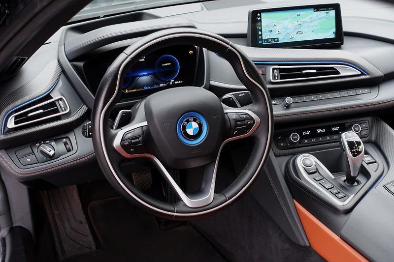 BMW i8 Coupe, Facelift, Lasery - fotka 14 z 31
