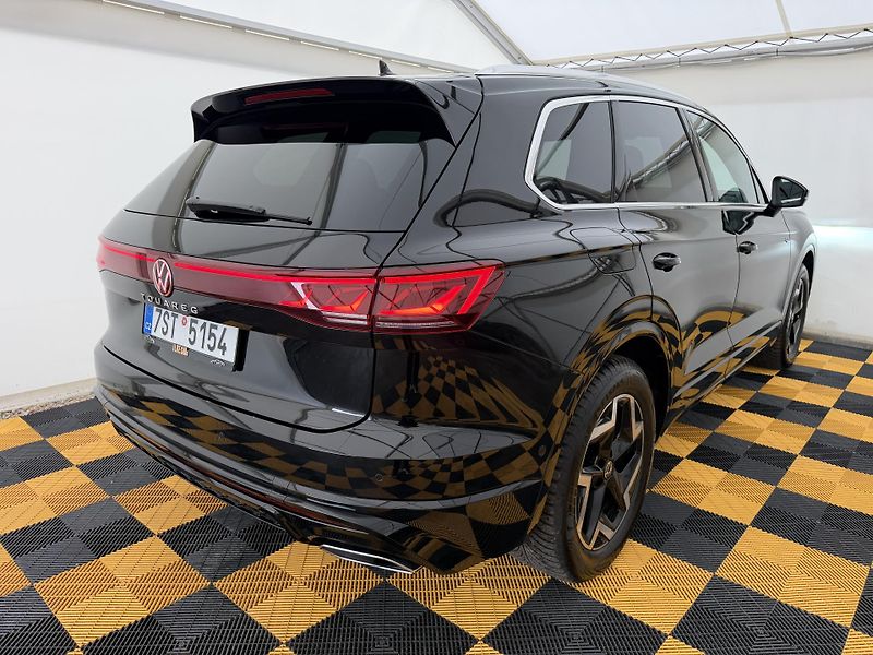 Volkswagen Touareg 3.0Tdi*1-MAJ*DPH*HUD*R-LINE* - fotka 5 z 45