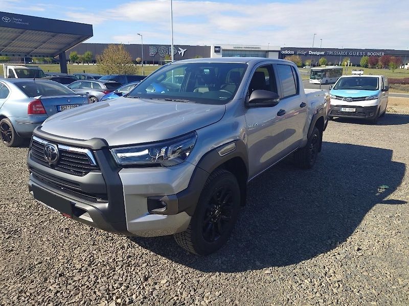 Toyota Hilux Invincible 2.8D DoubleCab - fotka 2 z 6