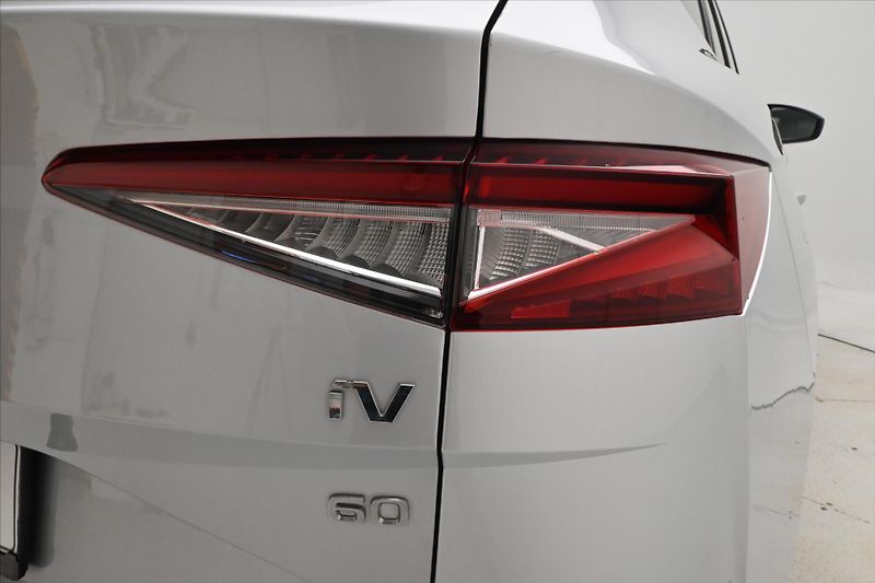 Škoda Enyaq iV 60 132 kW SoH 89% Záruka až - fotka 31 z 32