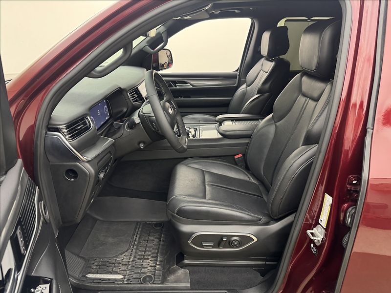 Jeep Wagoneer 5,7 V8 VZDUCH 7-MÍST DPH 360° - fotka 45 z 60