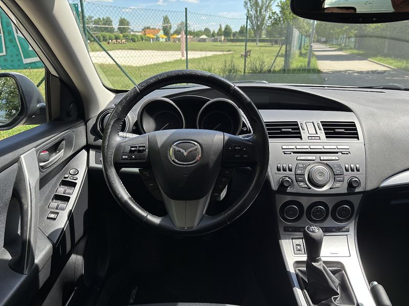 Mazda 3 1.6 Active Plus - fotka 22 z 30