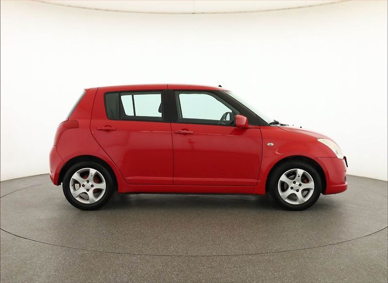 Suzuki Swift (2005) 1.3, nová STK, plně pojízdný - fotka 6 z 15
