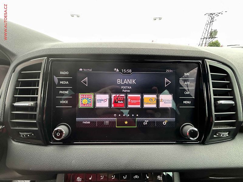 Škoda Karoq (2022) 1.5 TSI, 2.maj,ČR, SportLine - fotka 15 z 20
