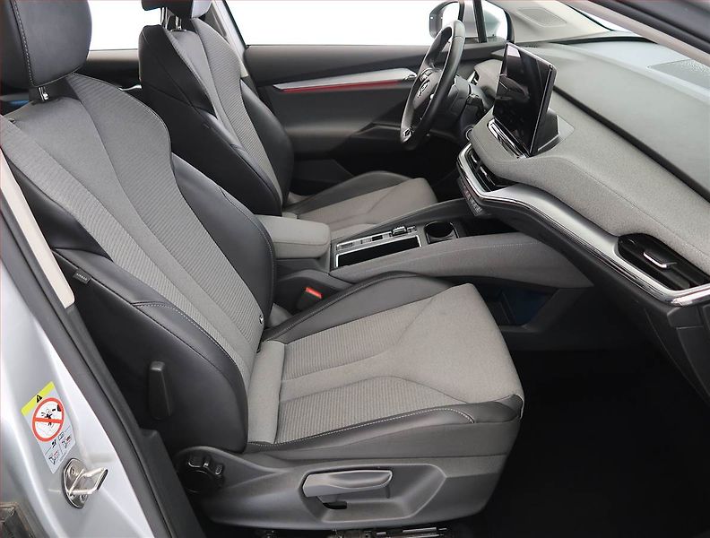 Škoda Enyaq (2023) 60 (62 kWh), SoH 92% - fotka 9 z 28