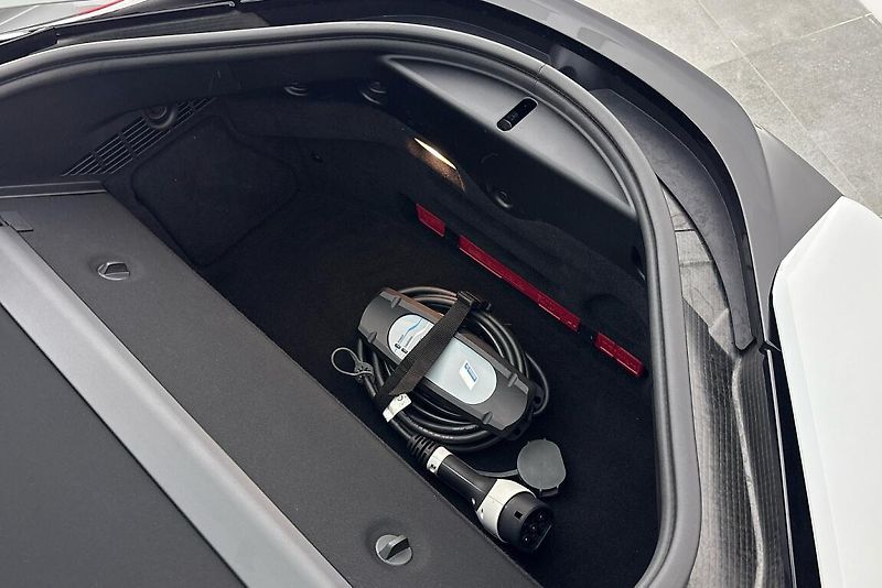 BMW i8 Coupé - fotka 10 z 34