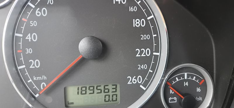 Seat Alhambra (2009) - fotka 21 z 24