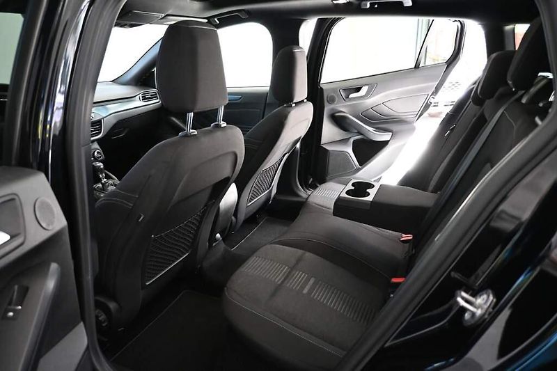 Ford Focus (2022) 1.5 ACTIVE X LED ACC VIRTUAL B - fotka 9 z 38