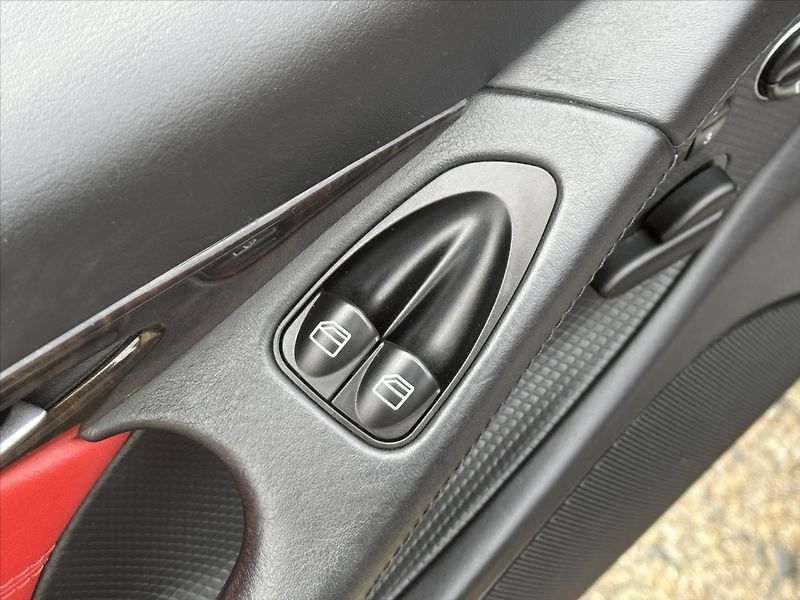 Mercedes-Benz SL 55 AMG 5.4 368kW - fotka 10 z 36