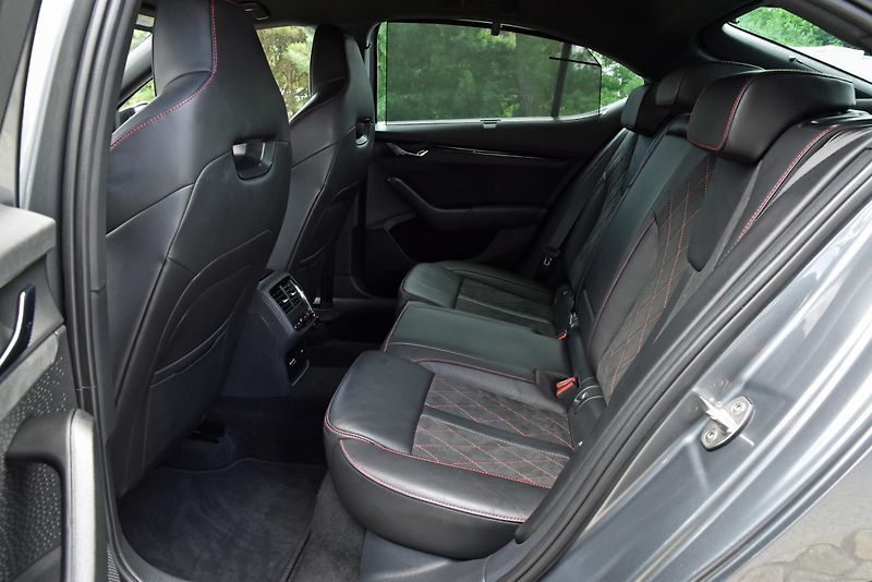 Škoda Octavia RS 2.0 TDI 147 kW DSG 4X4, ČR - fotka 35 z 50