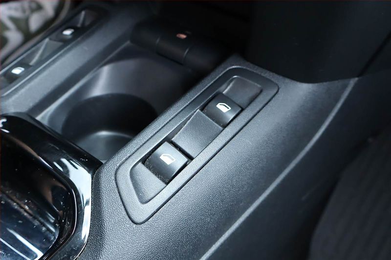 Peugeot 301 (2014) 1.2 VTi, Automat, Serv.kniha - fotka 16 z 17