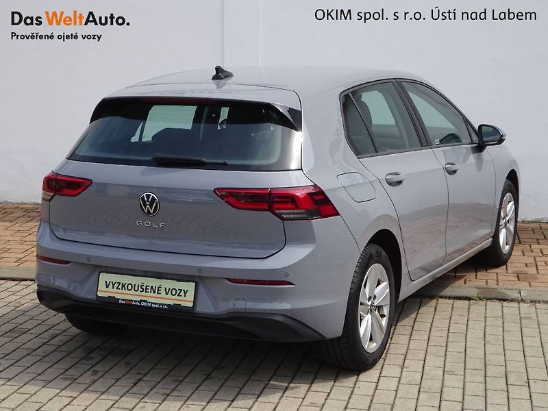 Volkswagen Golf (2021) 1,0TSi /81kW Life - fotka 2 z 28