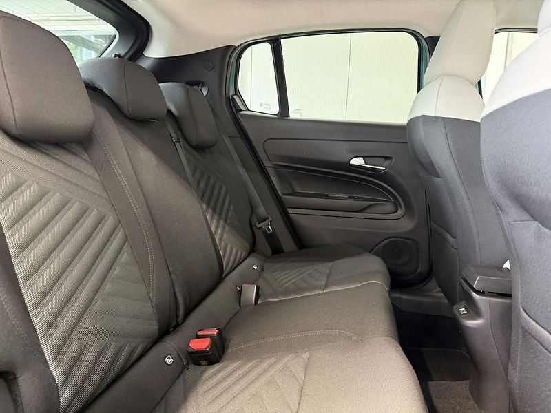 Fiat 600 (2026) La Prima 1.2 Turbo Hybrid 145k - fotka 21 z 23