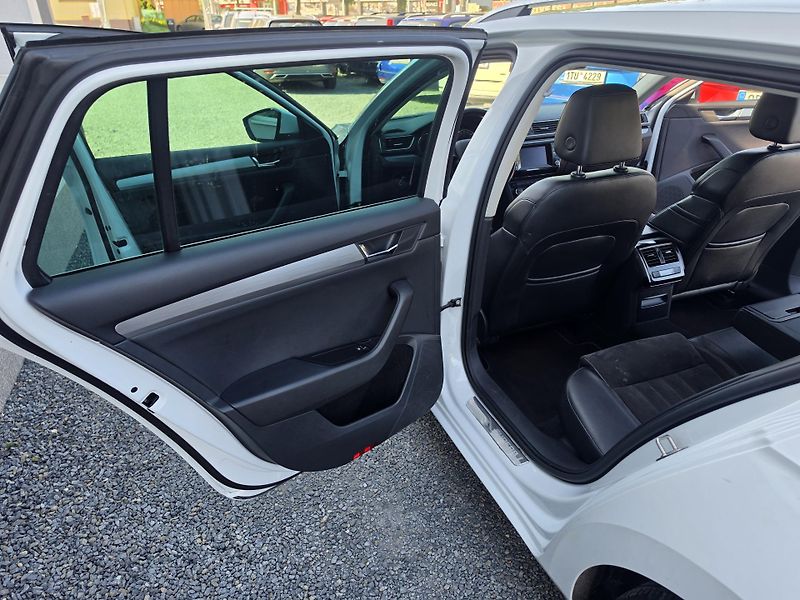 Škoda Superb 2.0 TDI ALCANTRA Led DSG  - fotka 20 z 24