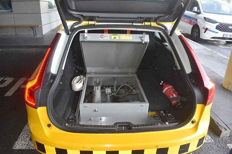 Ambulift v elektrické verzi na letišti Praha
